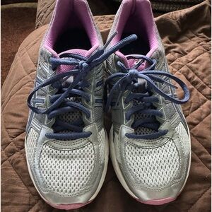 Basics sneakers, like new worn once size 8